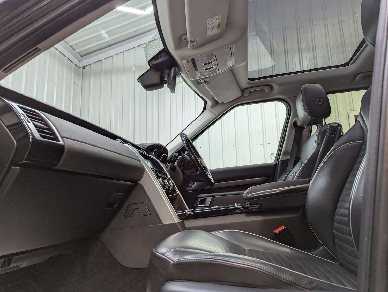 Used Land Rover Discovery 2017 for sale - 77195905: Photo 54