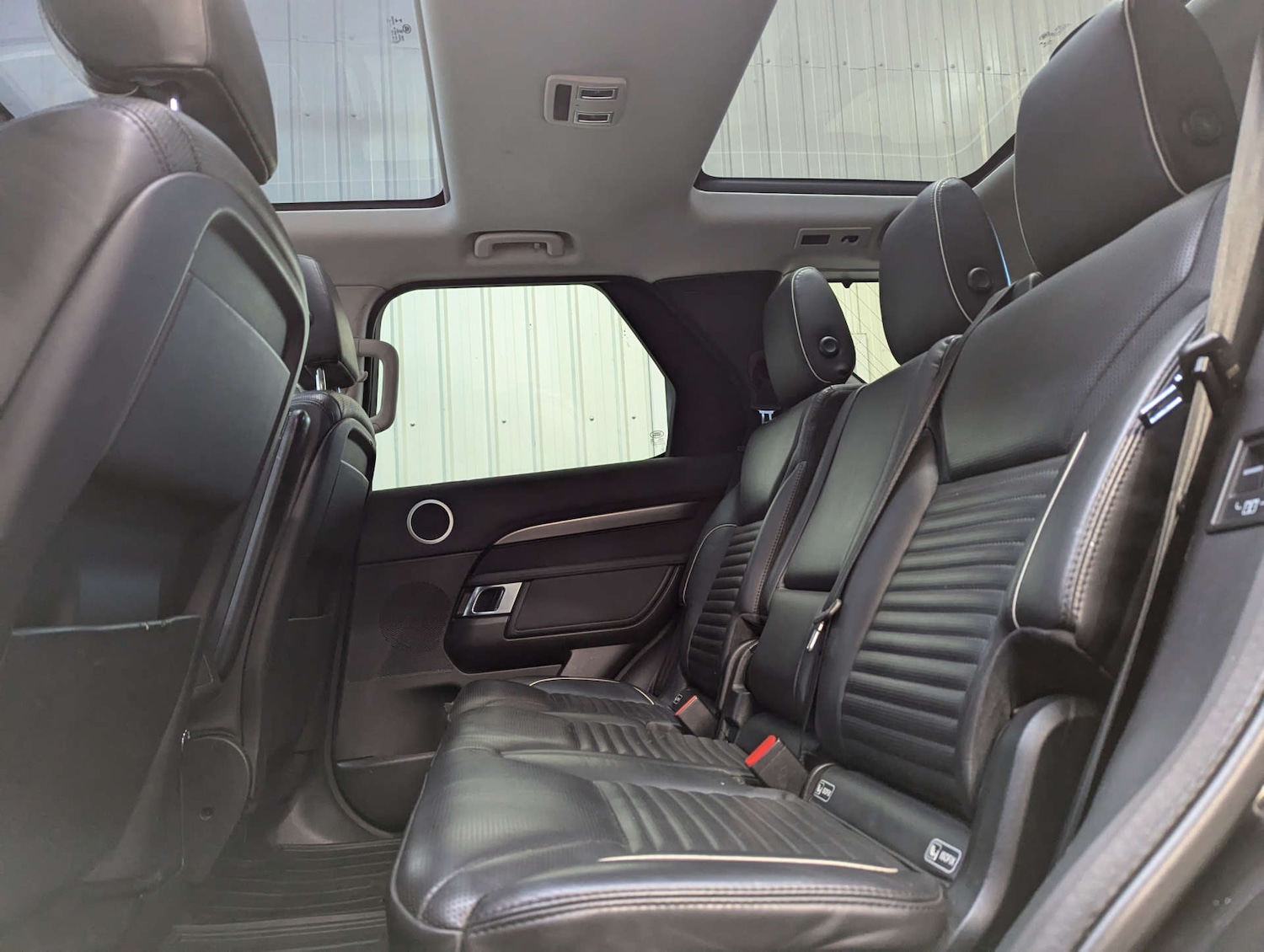 Used Land Rover Discovery 2017 for sale - 77195905: Photo 68