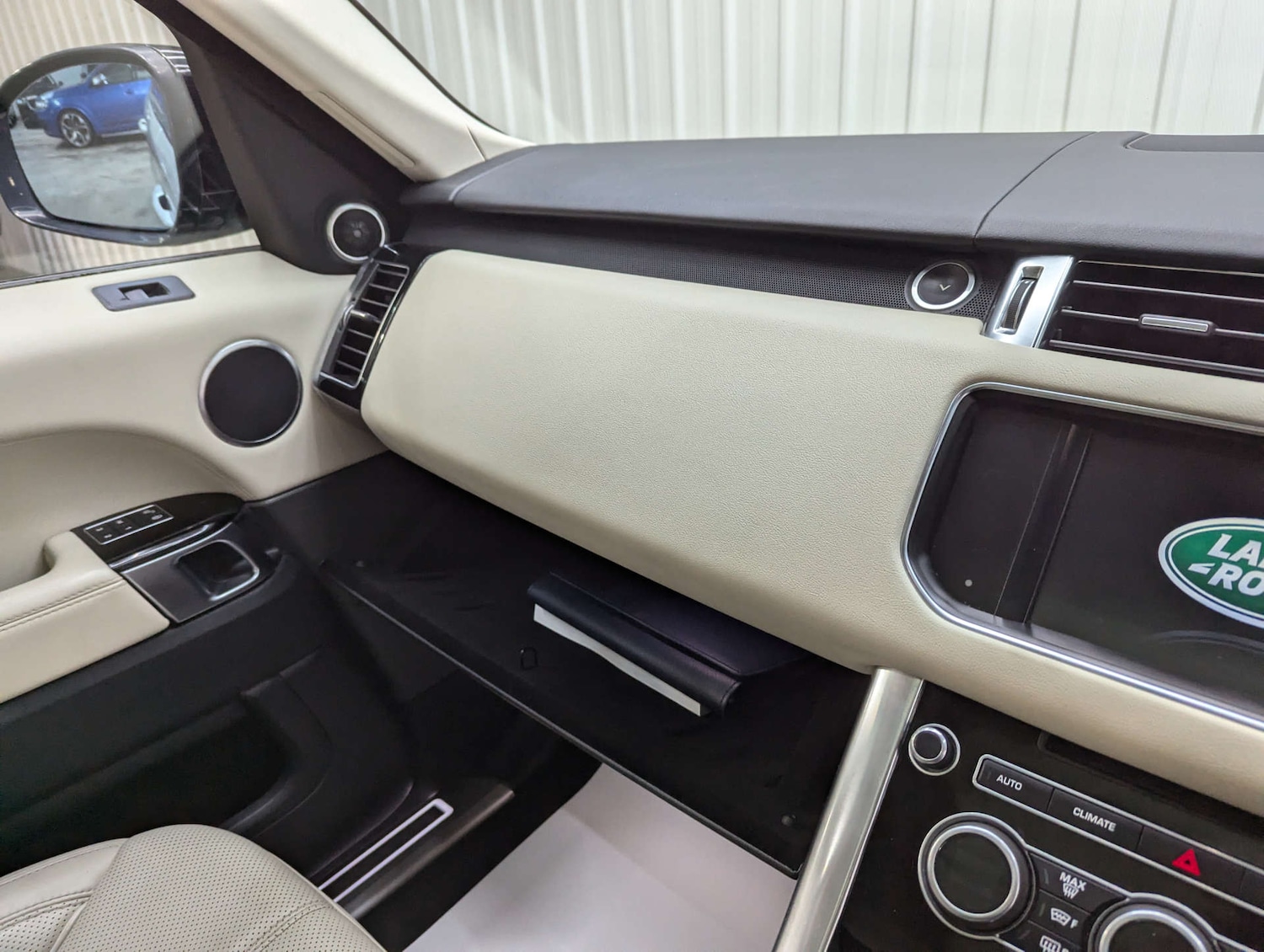 Used Land Rover Range Rover Sport 2016 for sale - 77676607: Photo 85