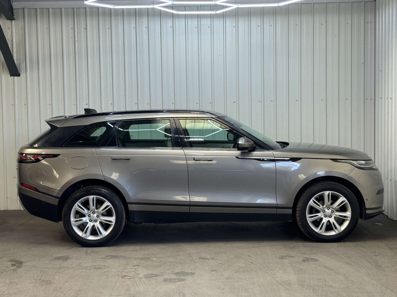 Used Land Rover Range Rover Velar 2018 for sale - 76278500: Photo 13