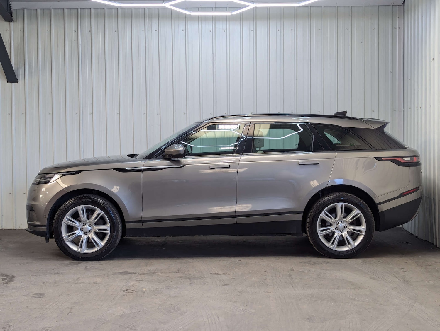 Used Land Rover Range Rover Velar 2018 for sale - 76278500: Photo 15