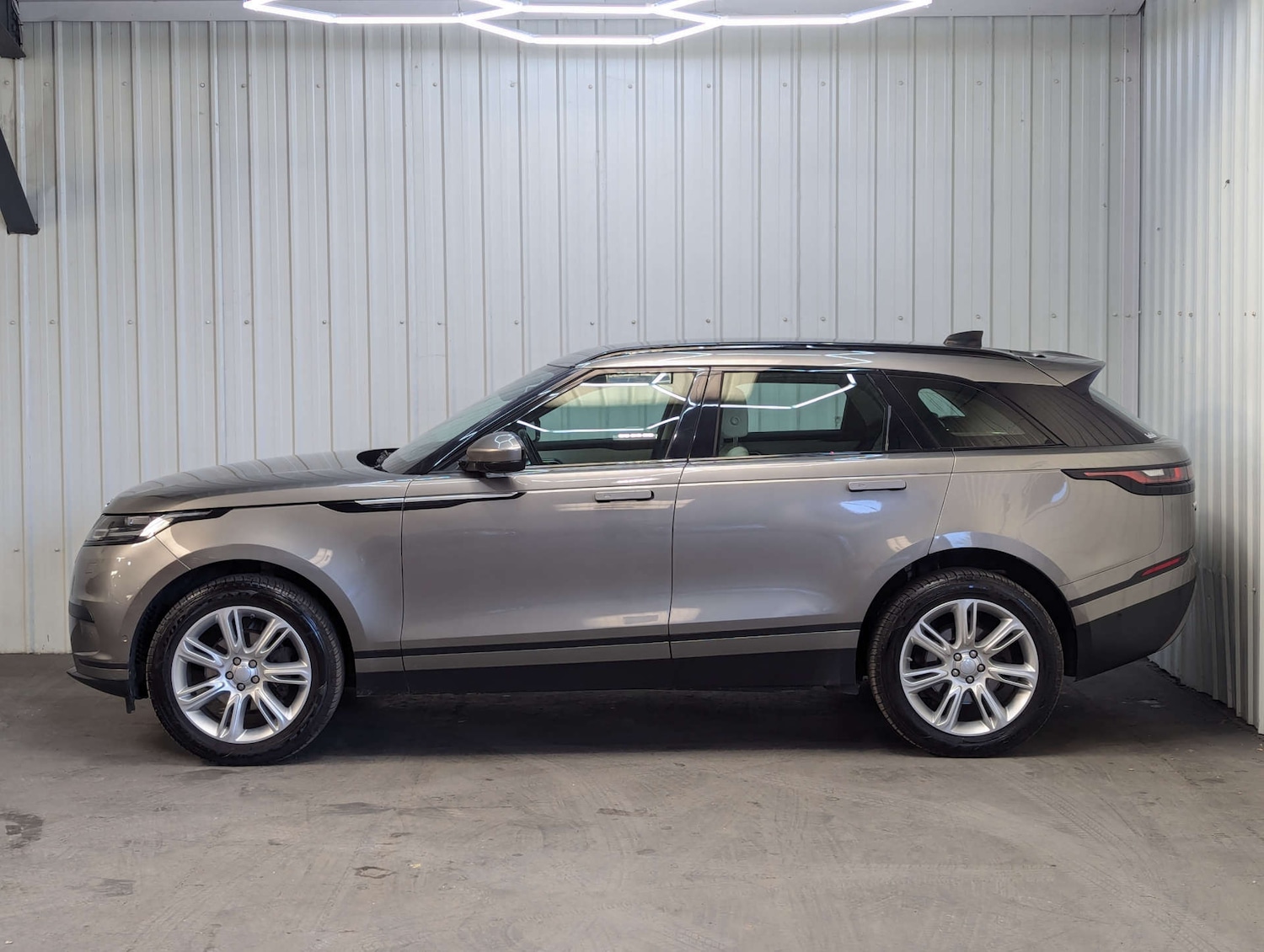 Used Land Rover Range Rover Velar 2018 for sale - 76278500: Photo 17