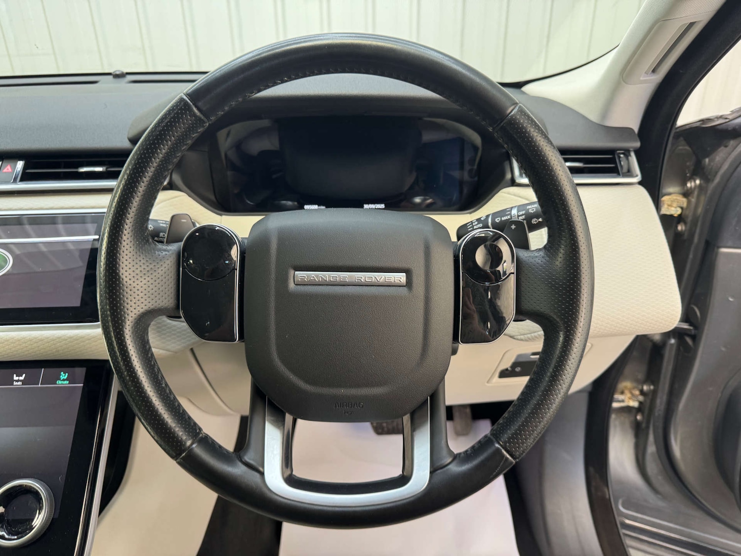 Used Land Rover Range Rover Velar 2018 for sale - 76278500: Photo 75