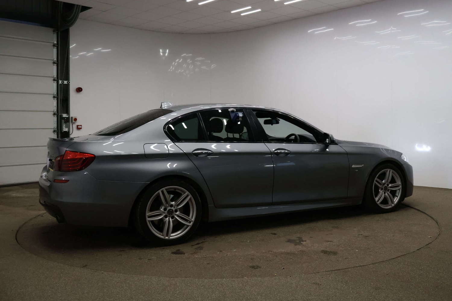 Used BMW 5 Series 2016 for sale - 76343738: Photo 9