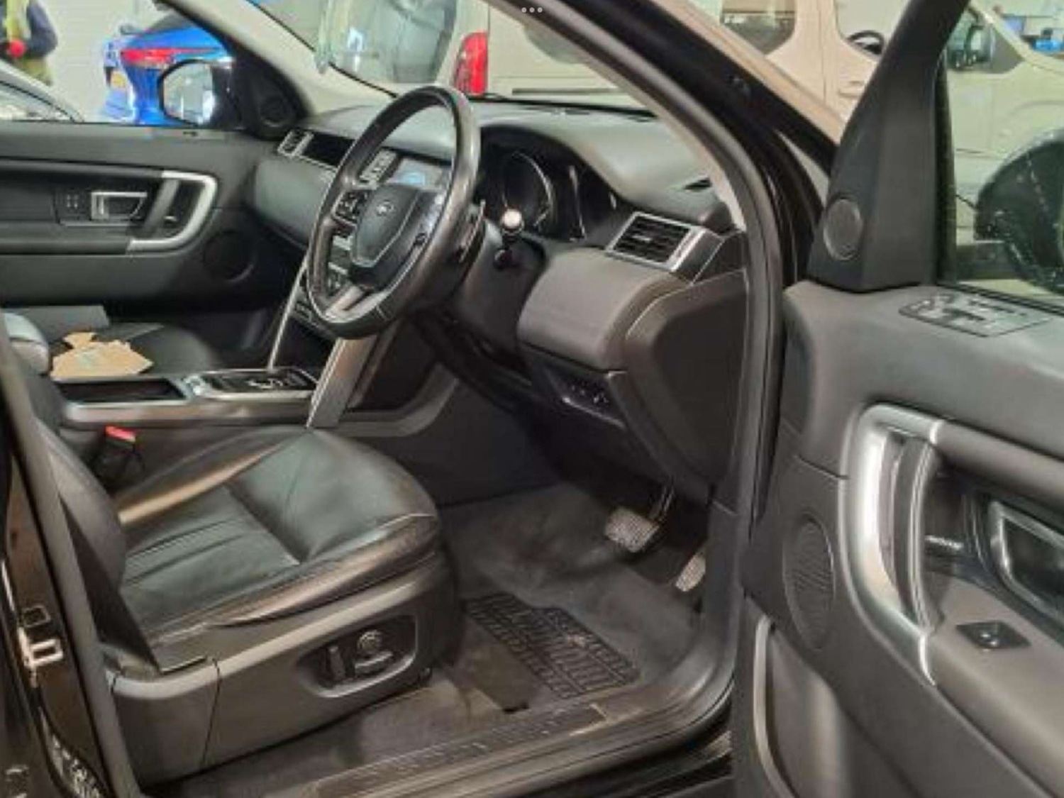 Used Land Rover Discovery Sport 2018 for sale - 77234125: Photo 3