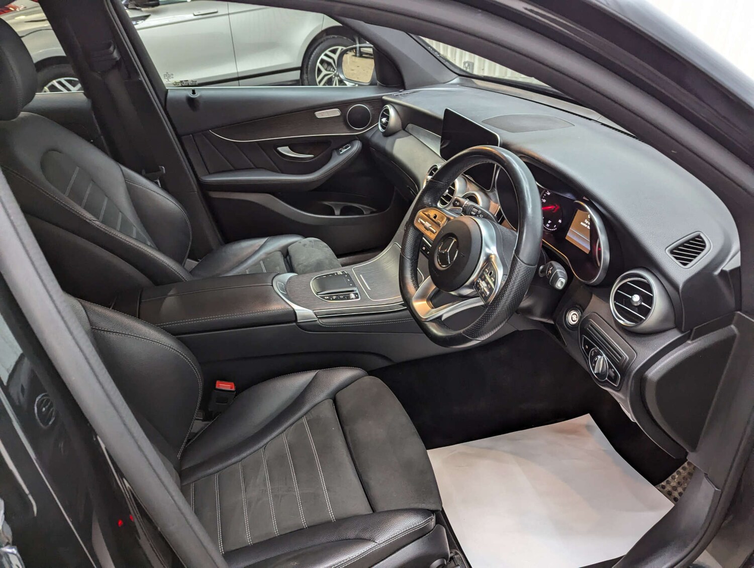 Used Mercedes-Benz GLC 2019 for sale - 77211818: Photo 51