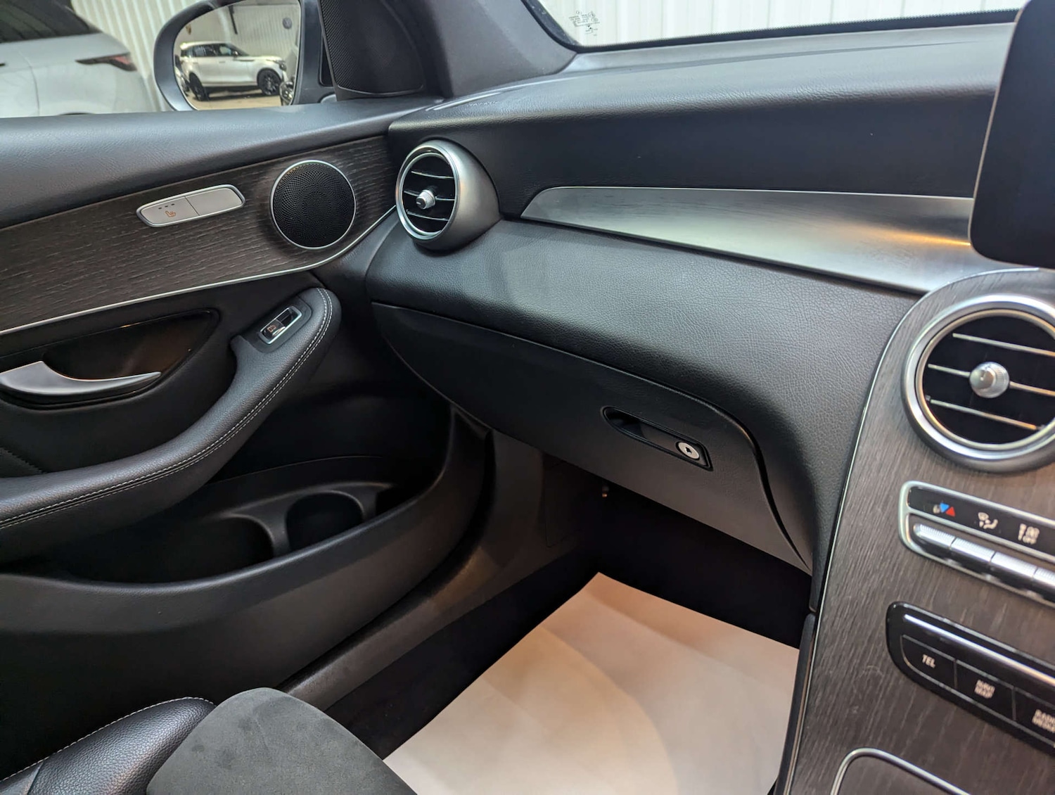 Used Mercedes-Benz GLC 2019 for sale - 77211818: Photo 86