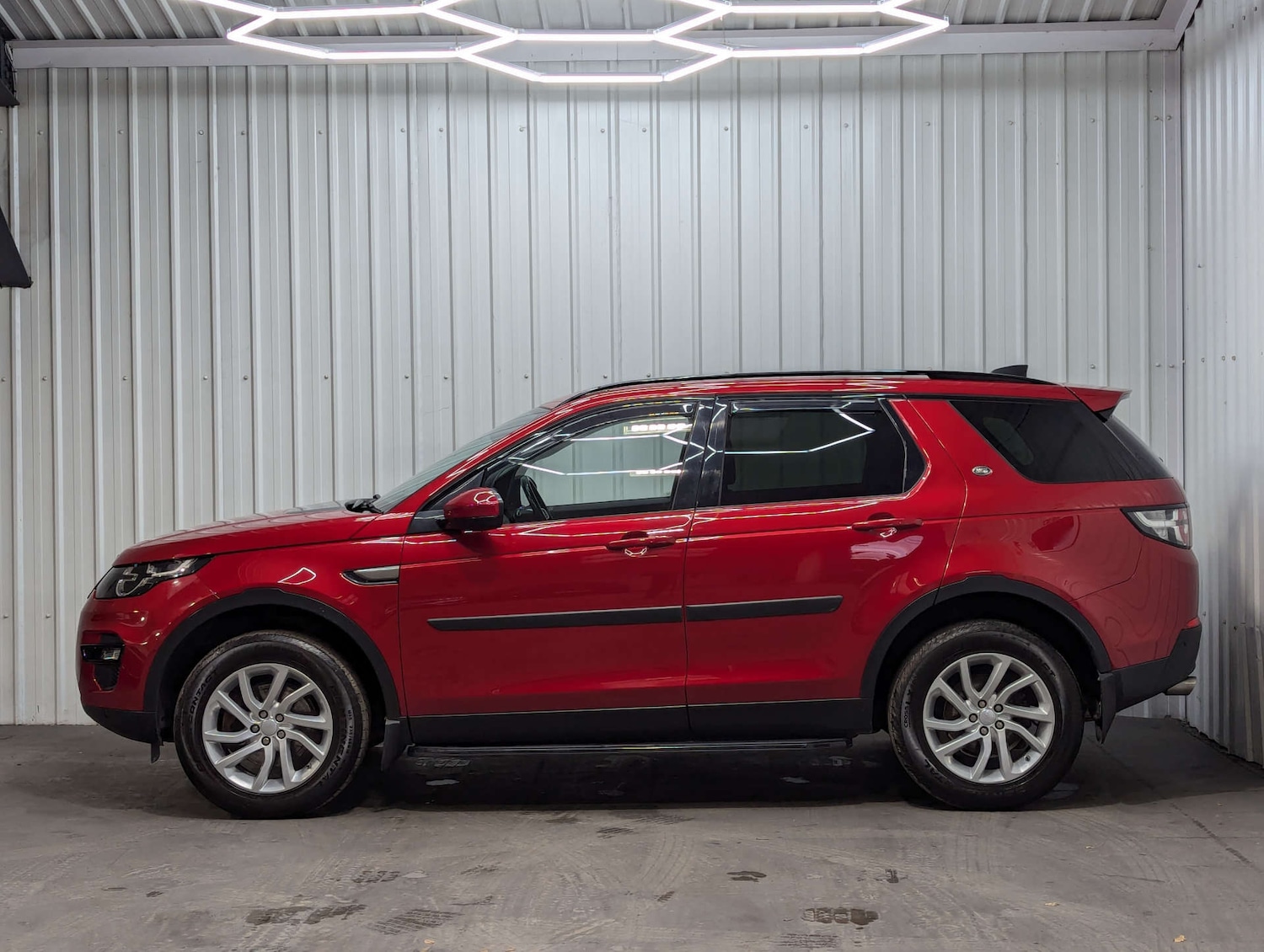 Used Land Rover Discovery Sport 2018 for sale - 76830005: Photo 15