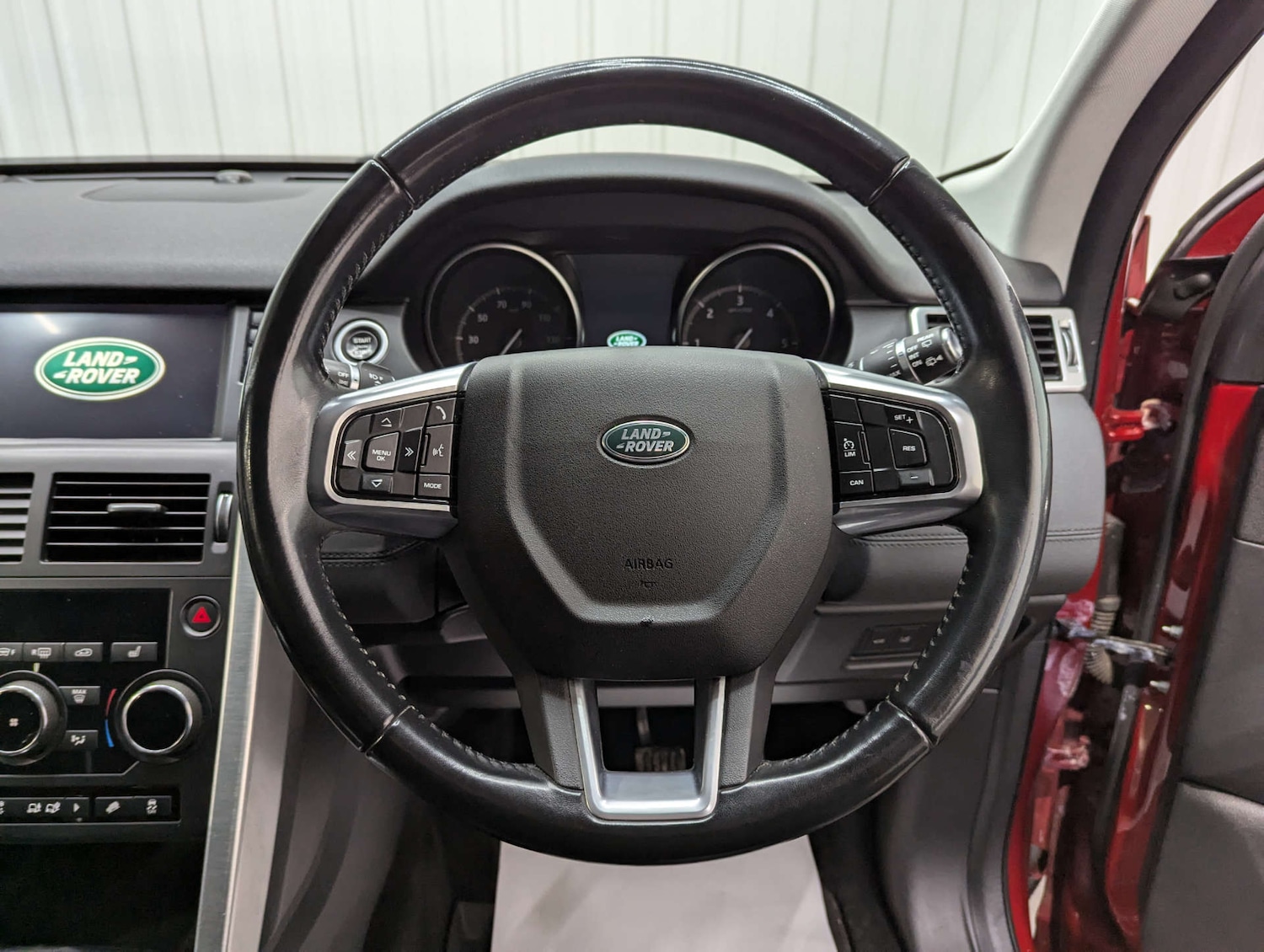 Used Land Rover Discovery Sport 2018 for sale - 76830005: Photo 75