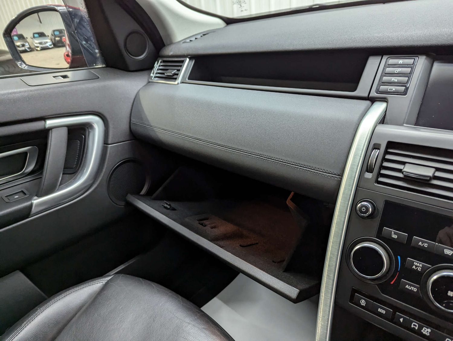 Used Land Rover Discovery Sport 2018 for sale - 76830005: Photo 93