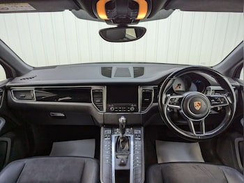 Used Porsche Macan 2017 for sale - 76005363: Photo 2