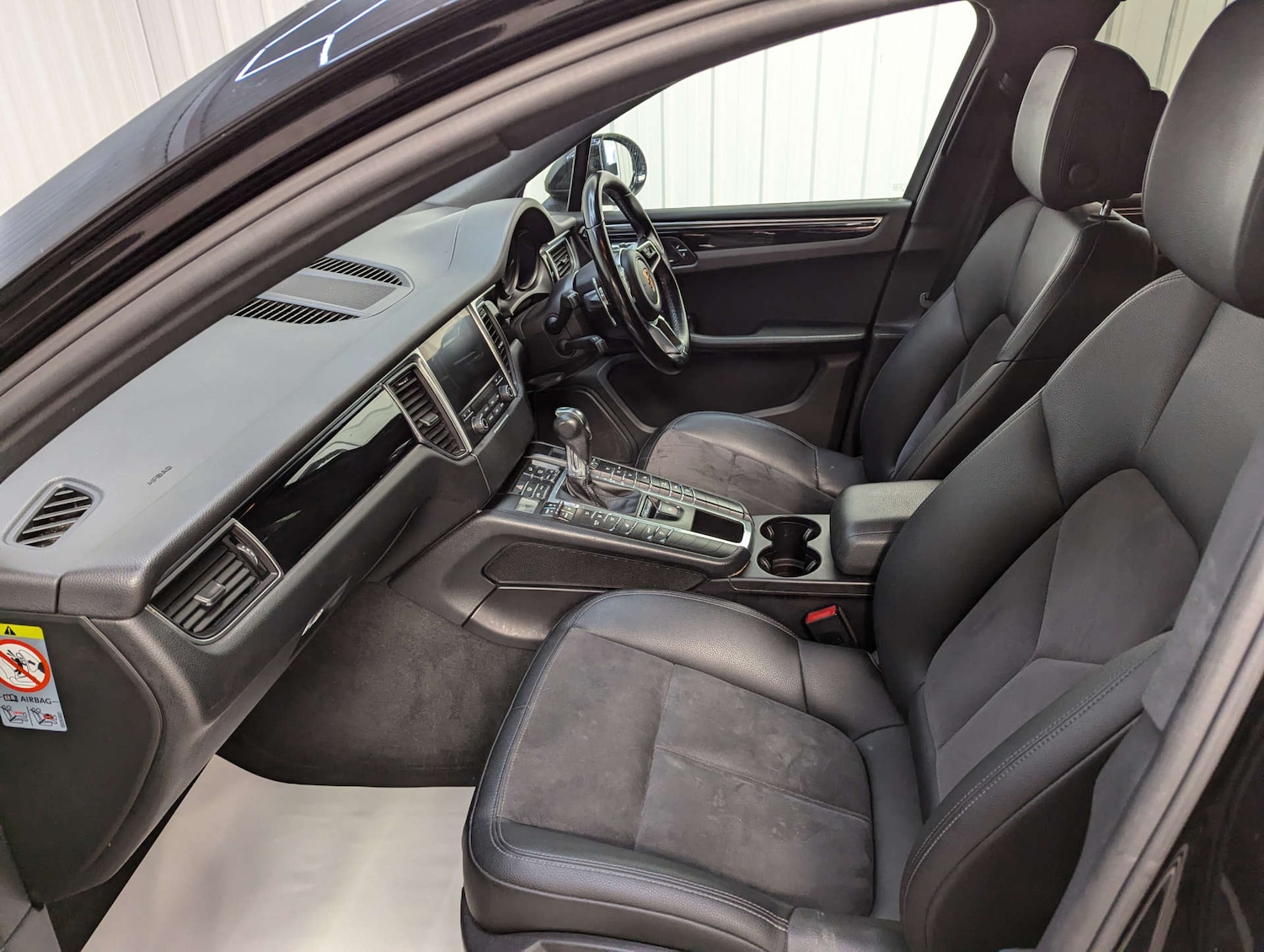 Used Porsche Macan 2017 for sale - 76005363: Photo 54