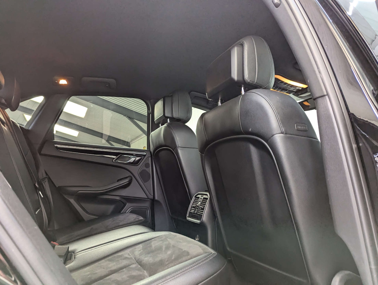 Used Porsche Macan 2017 for sale - 76005363: Photo 61