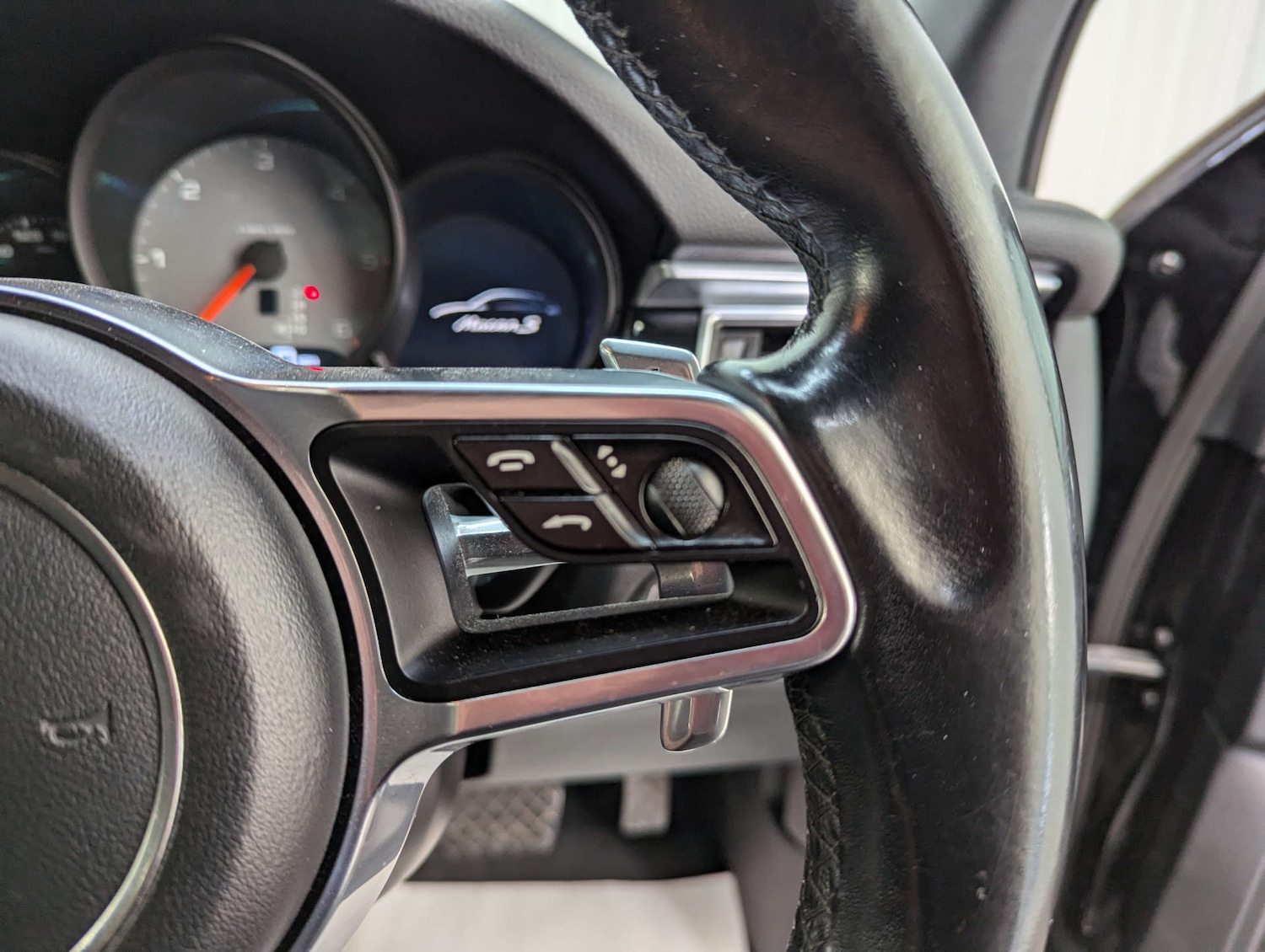 Used Porsche Macan 2017 for sale - 76005363: Photo 76