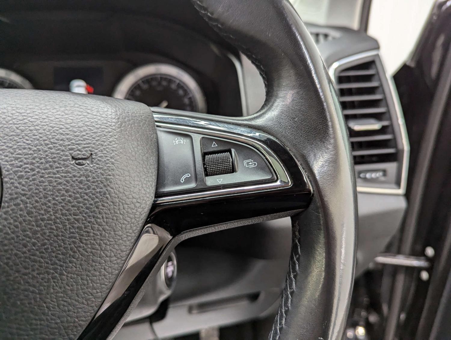 Used Skoda Karoq 2018 for sale - 77139235: Photo 75