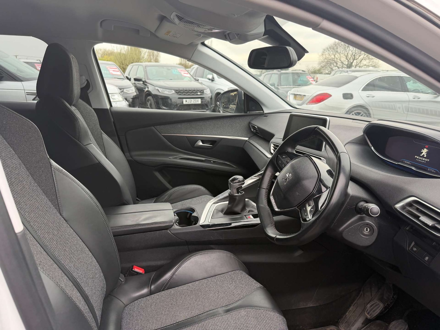 Used Peugeot 3008 2017 for sale - 77995250: Photo 3