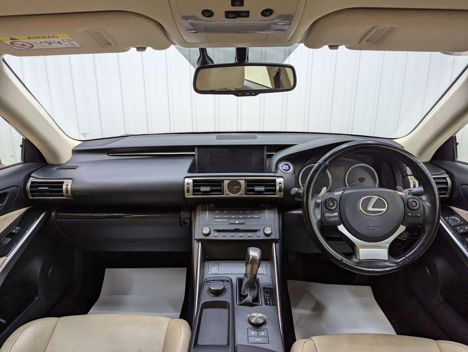 Used Lexus IS 2015 for sale - 76600627: Photo 2