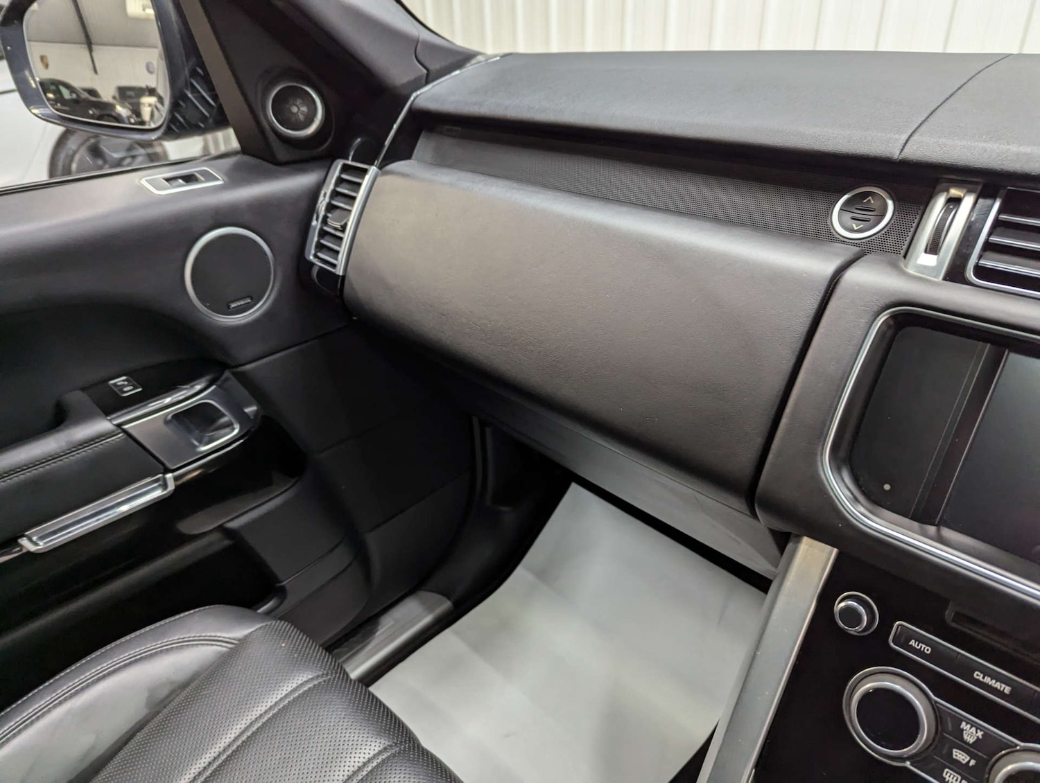 Used Land Rover Range Rover 2016 for sale - 76834617: Photo 93