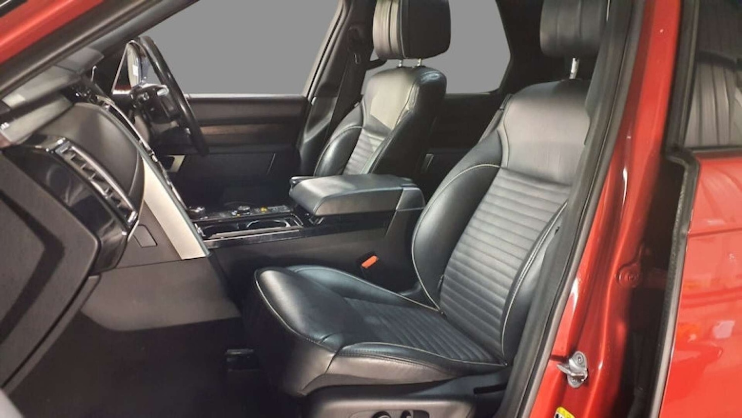 Used Land Rover Discovery 2017 for sale - 76699685: Photo 4