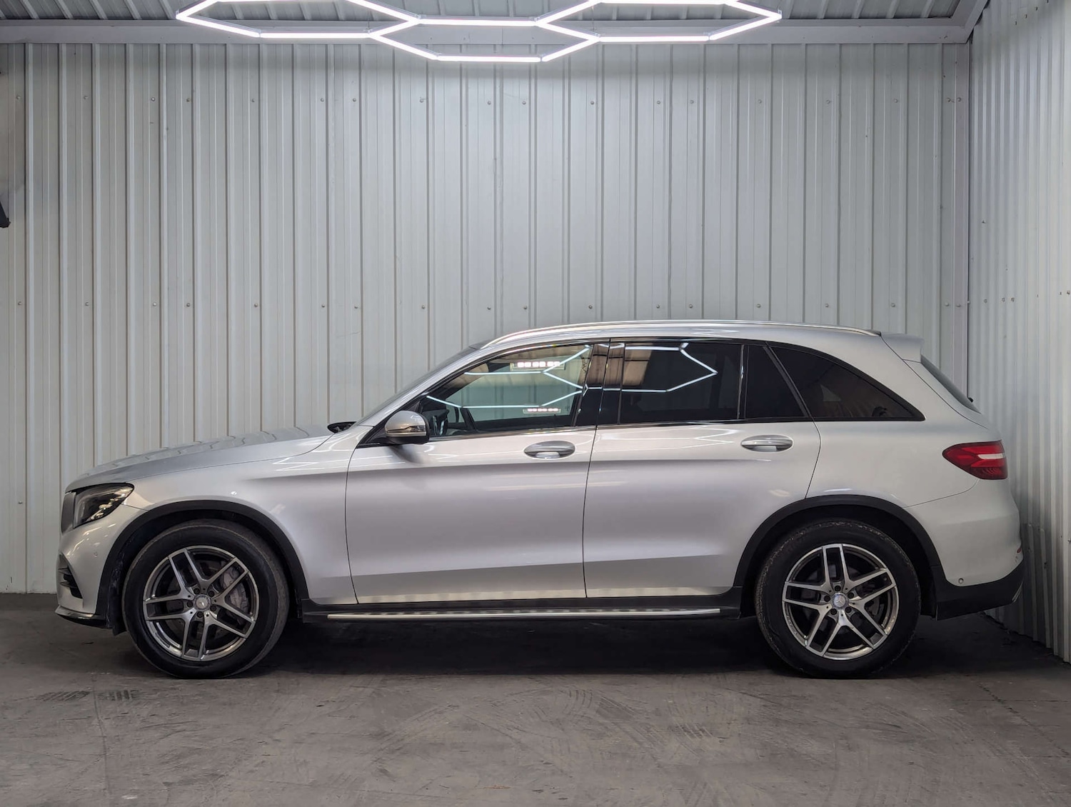 Used Mercedes-Benz GLC 2016 for sale - 76630387: Photo 4