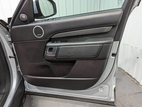 Used Land Rover Discovery 2018 for sale - 76275264: Photo 51