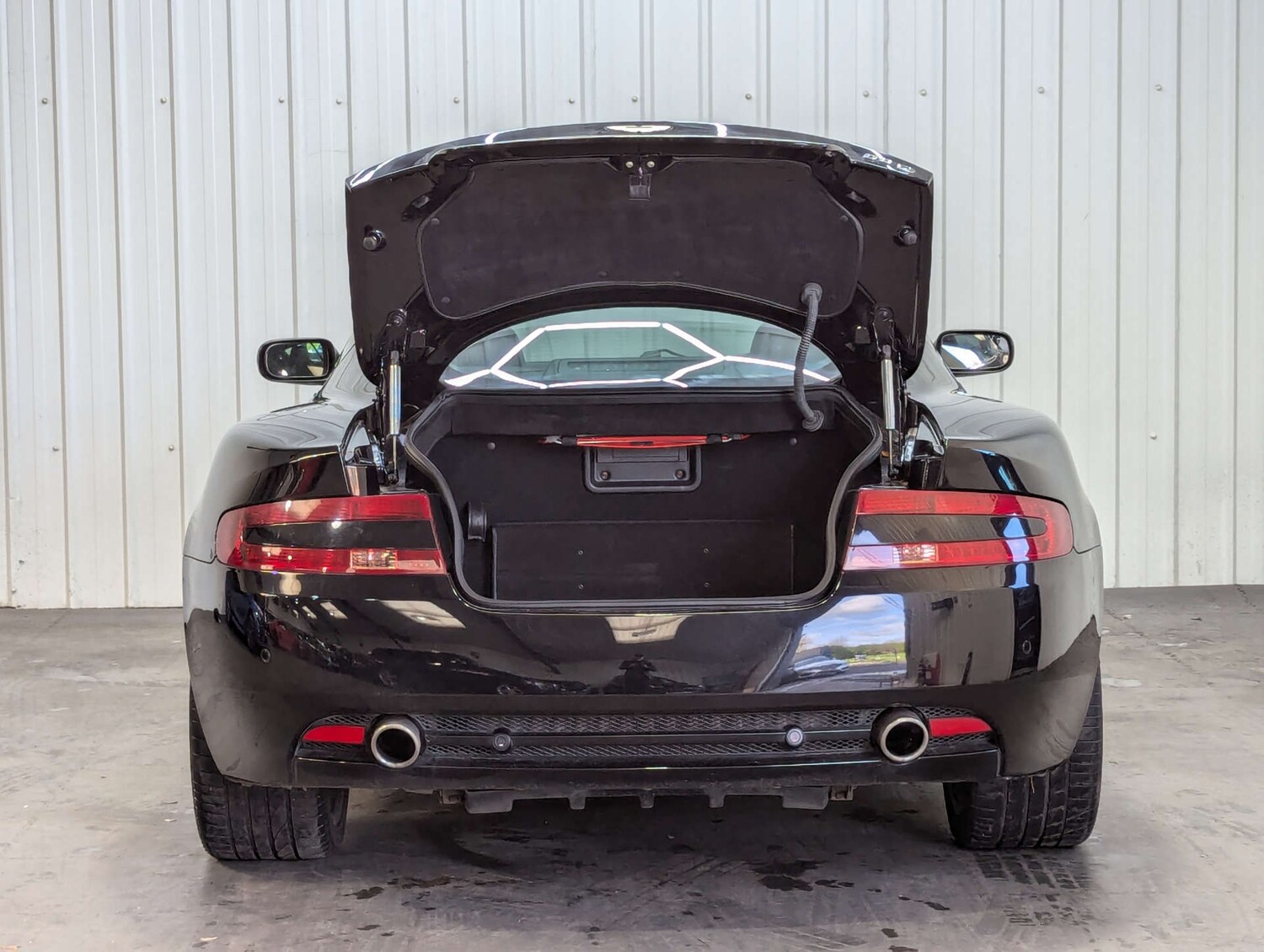 Used Aston Martin DB9 2006 for sale - 76369443: Photo 45