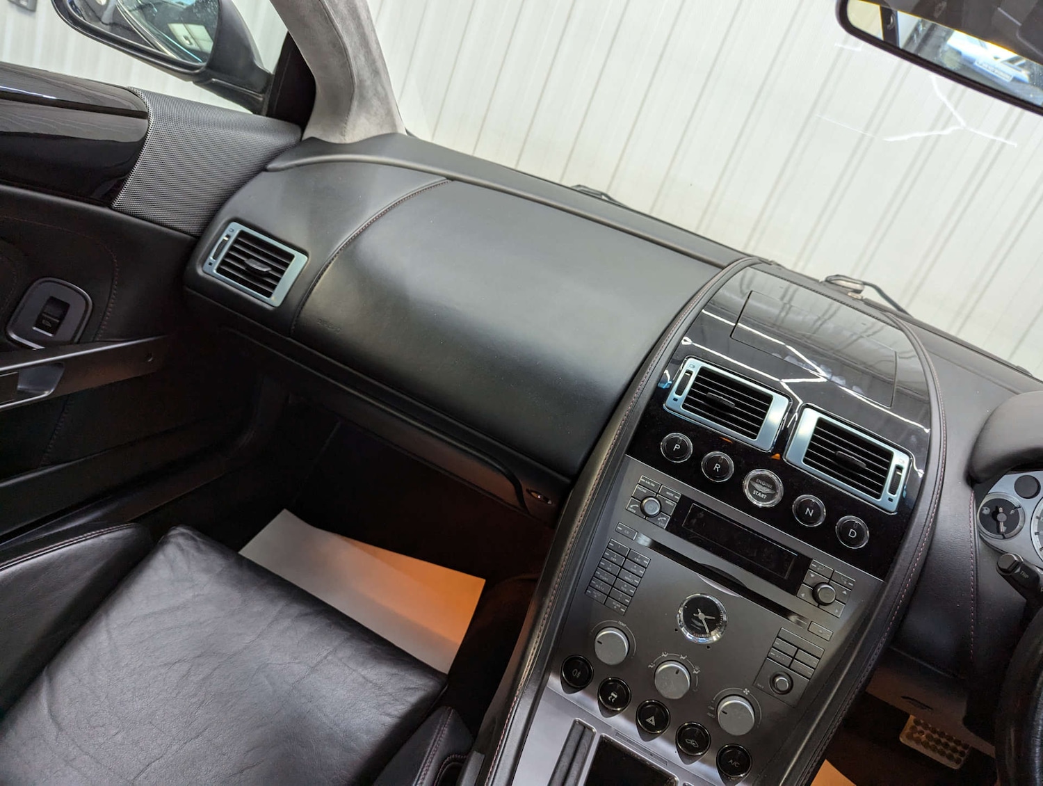 Used Aston Martin DB9 2006 for sale - 76369443: Photo 46