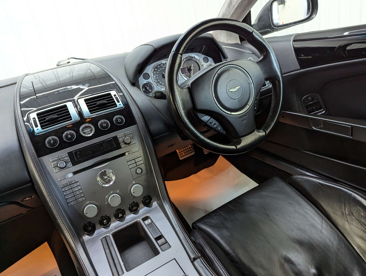 Used Aston Martin DB9 2006 for sale - 76369443: Photo 47