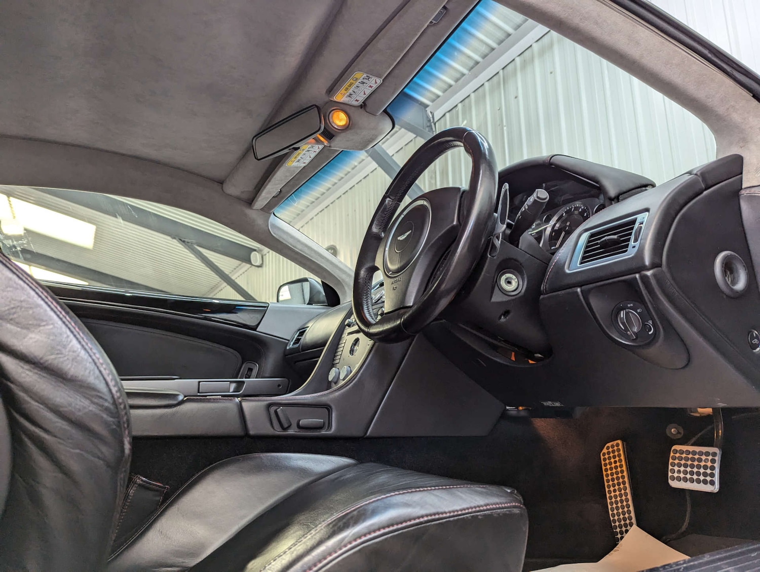 Used Aston Martin DB9 2006 for sale - 76369443: Photo 50