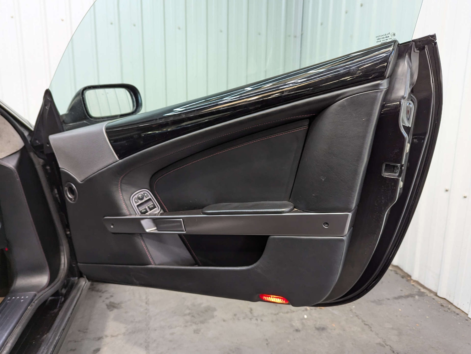 Used Aston Martin DB9 2006 for sale - 76369443: Photo 53