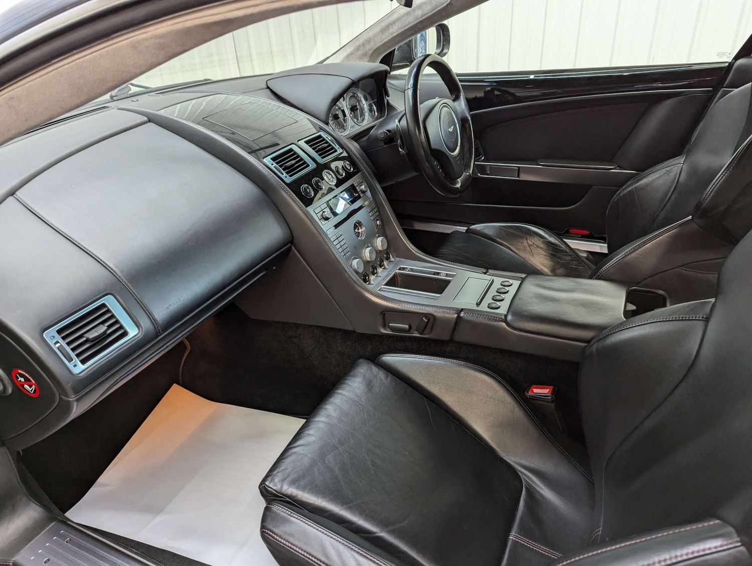 Used Aston Martin DB9 2006 for sale - 76369443: Photo 54