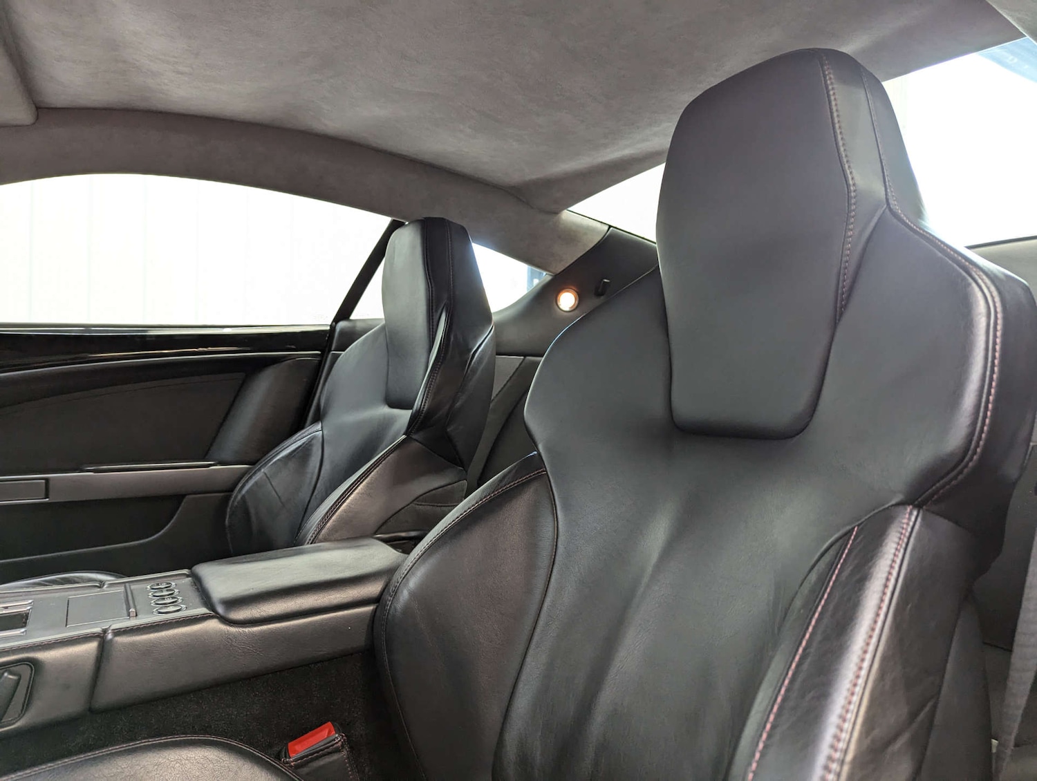 Used Aston Martin DB9 2006 for sale - 76369443: Photo 57