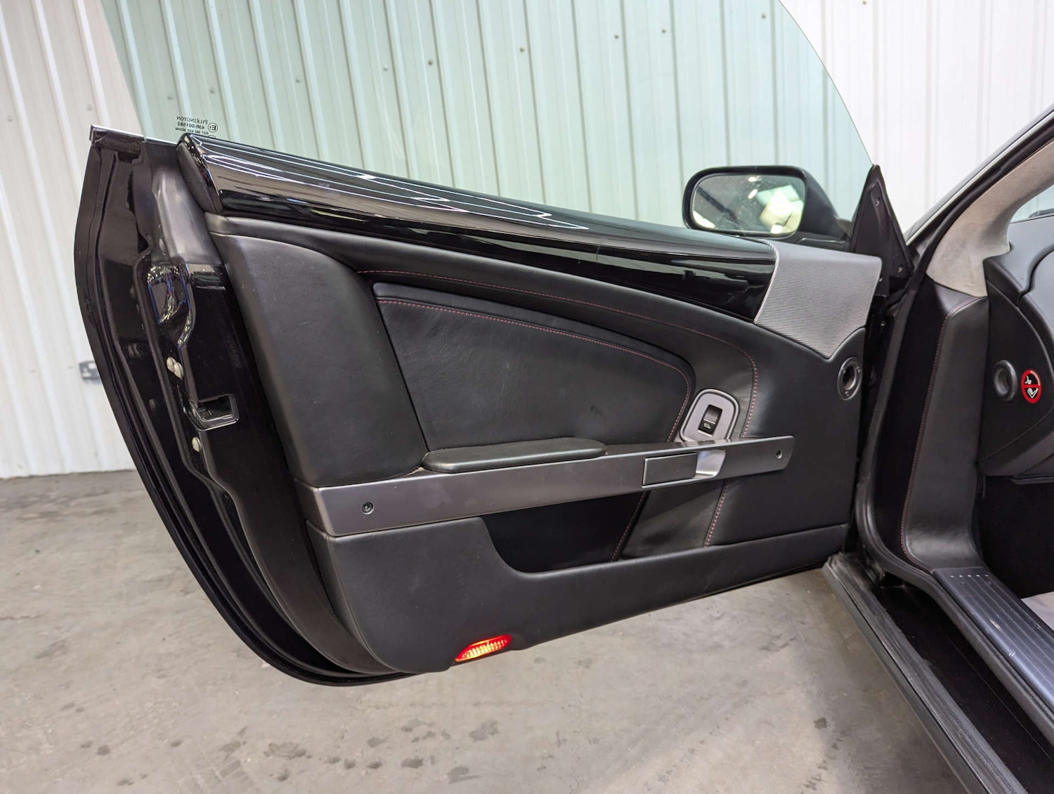 Used Aston Martin DB9 2006 for sale - 76369443: Photo 59