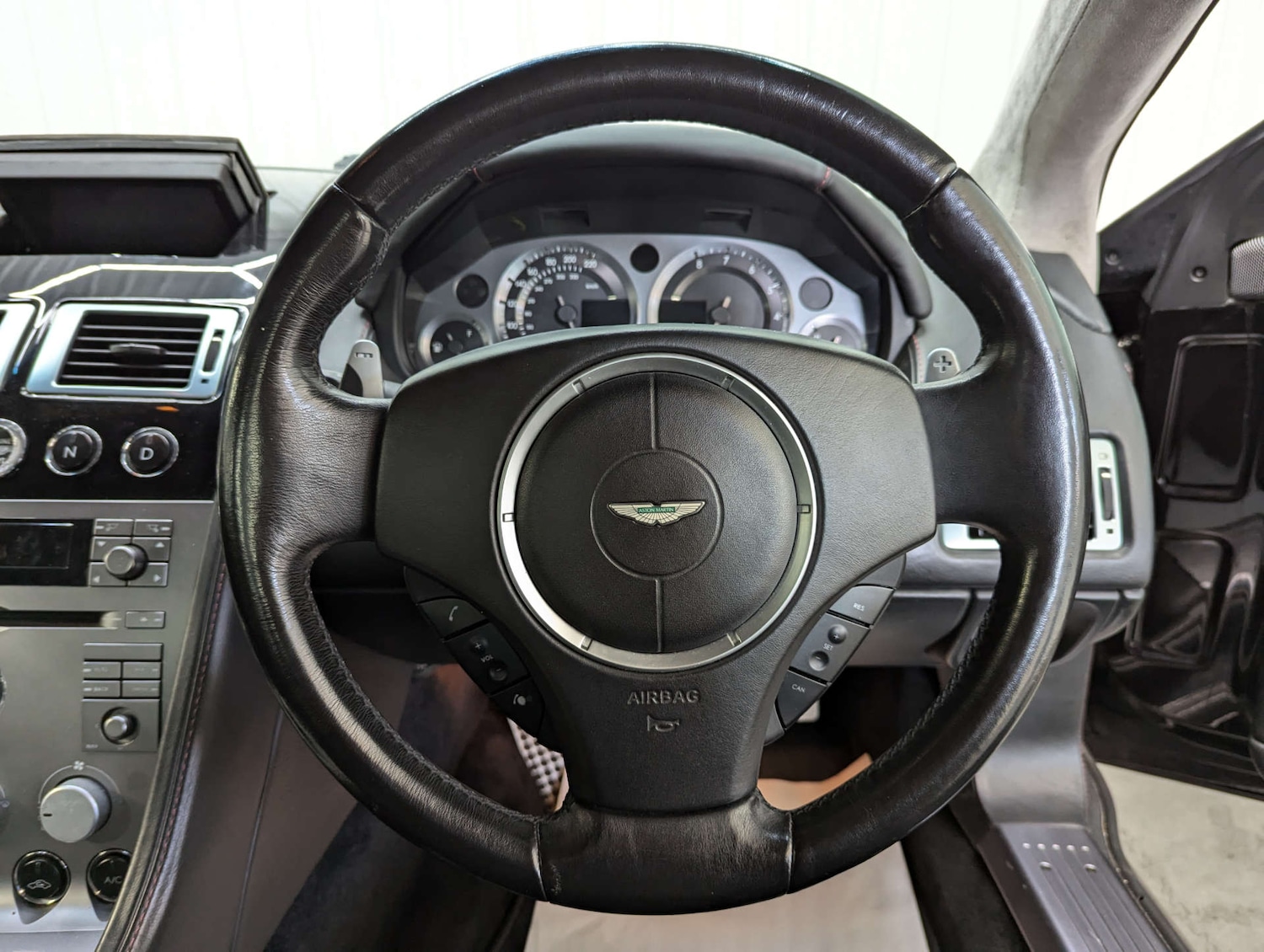 Used Aston Martin DB9 2006 for sale - 76369443: Photo 61