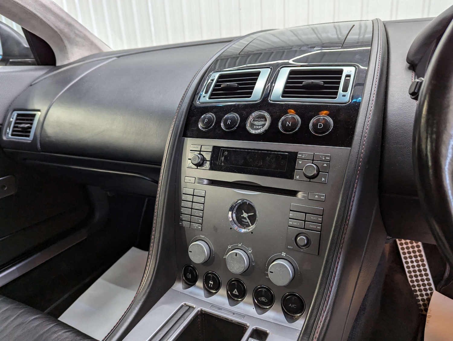 Used Aston Martin DB9 2006 for sale - 76369443: Photo 69