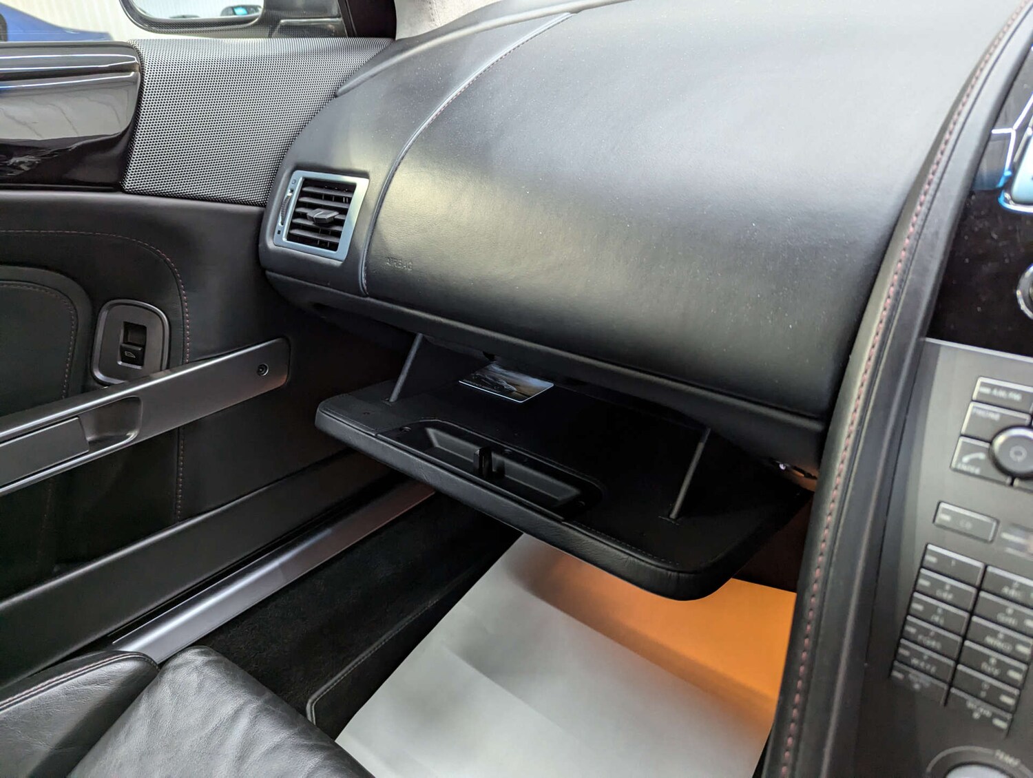 Used Aston Martin DB9 2006 for sale - 76369443: Photo 75