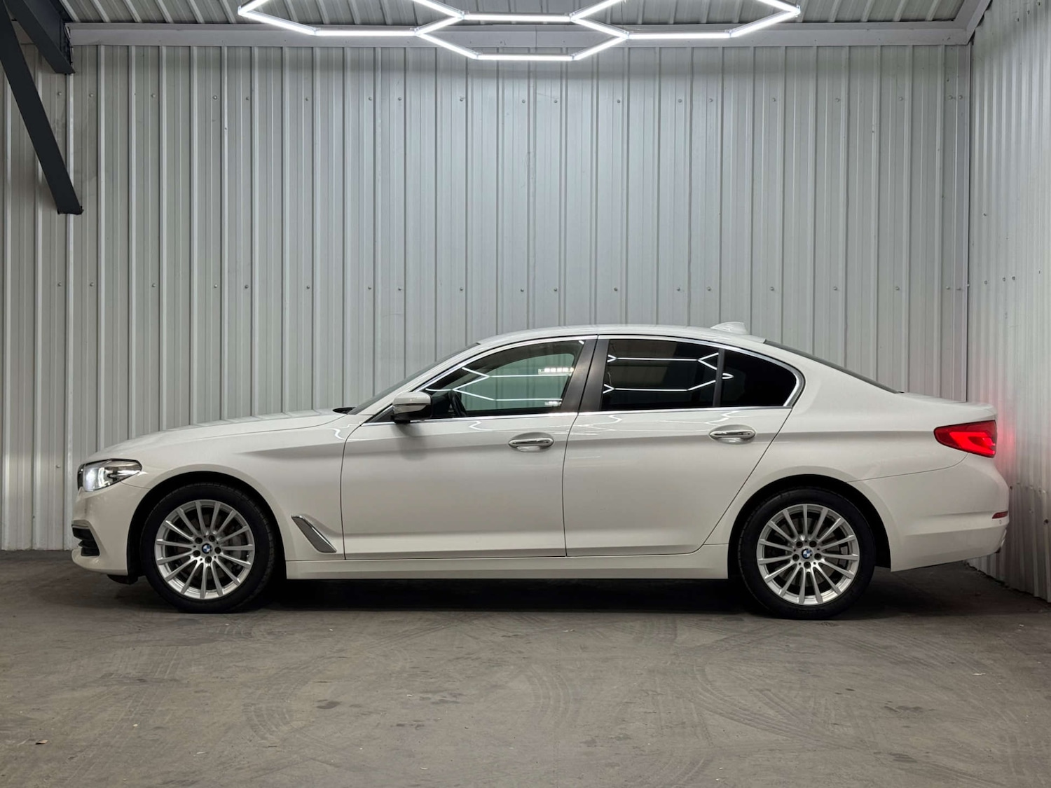 Used BMW 5 Series 2017 for sale - 76600753: Photo 15