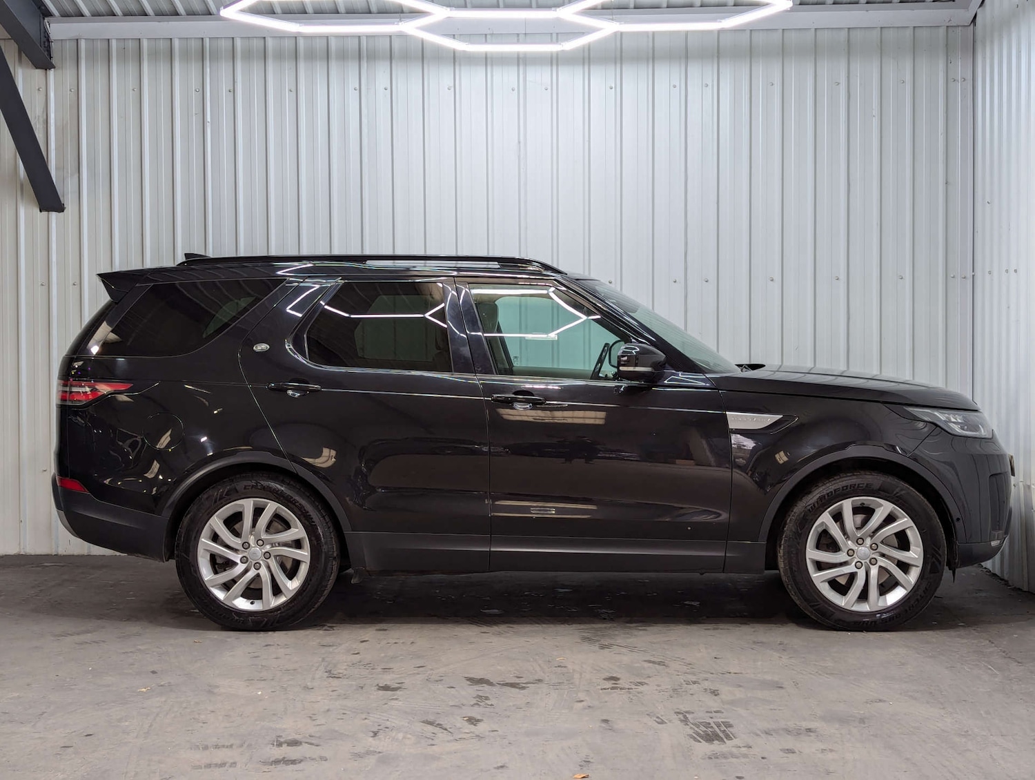 Used Land Rover Discovery 2017 for sale - 76830138: Photo 13