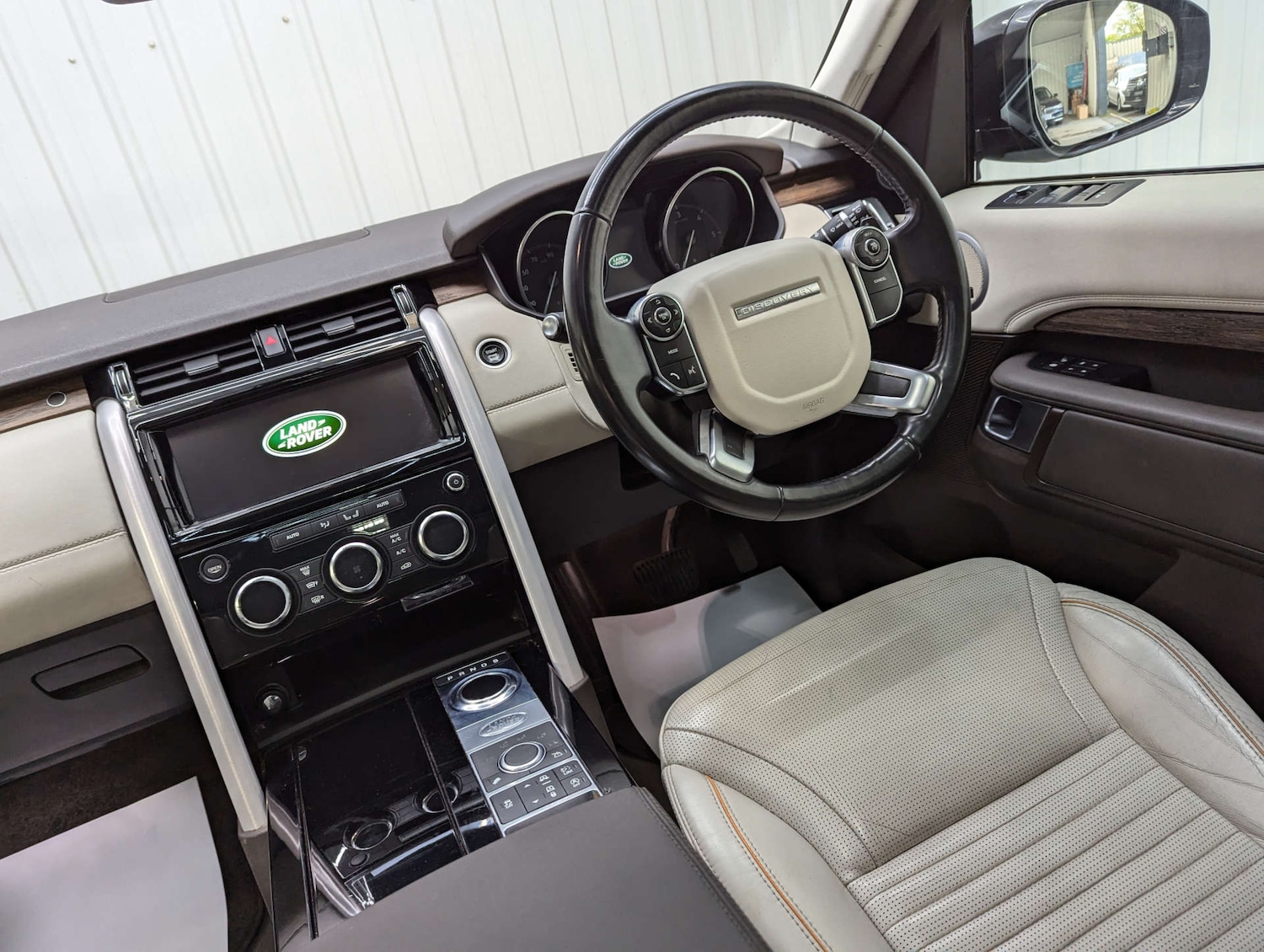 Used Land Rover Discovery 2017 for sale - 76830138: Photo 47