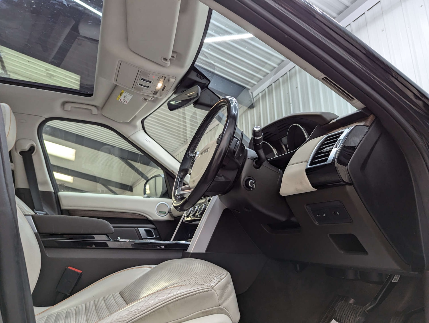 Used Land Rover Discovery 2017 for sale - 76830138: Photo 49