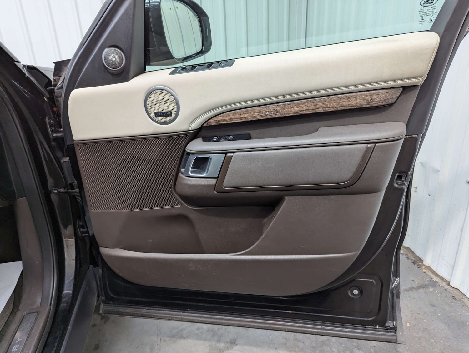 Used Land Rover Discovery 2017 for sale - 76830138: Photo 52