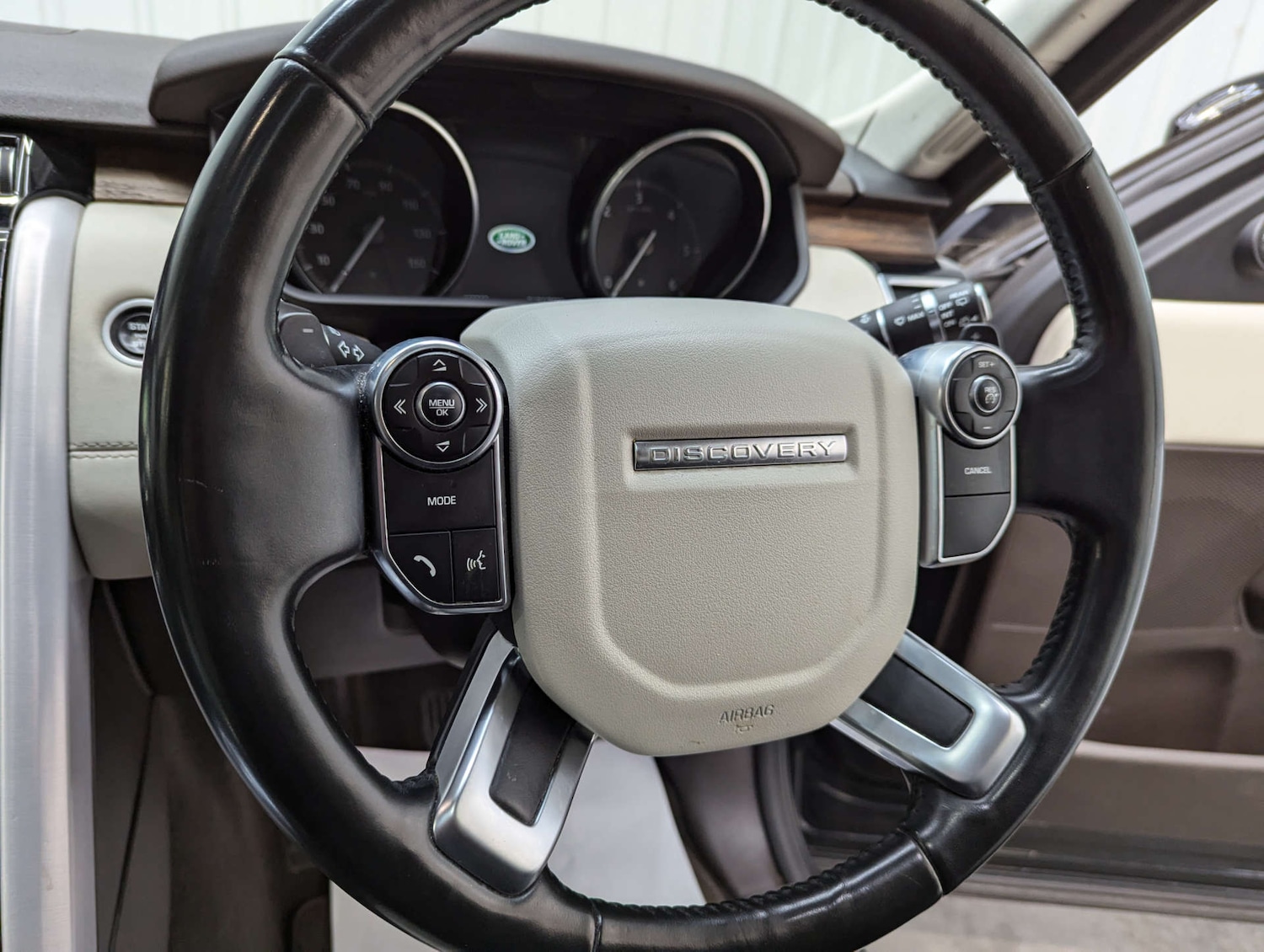 Used Land Rover Discovery 2017 for sale - 76830138: Photo 79