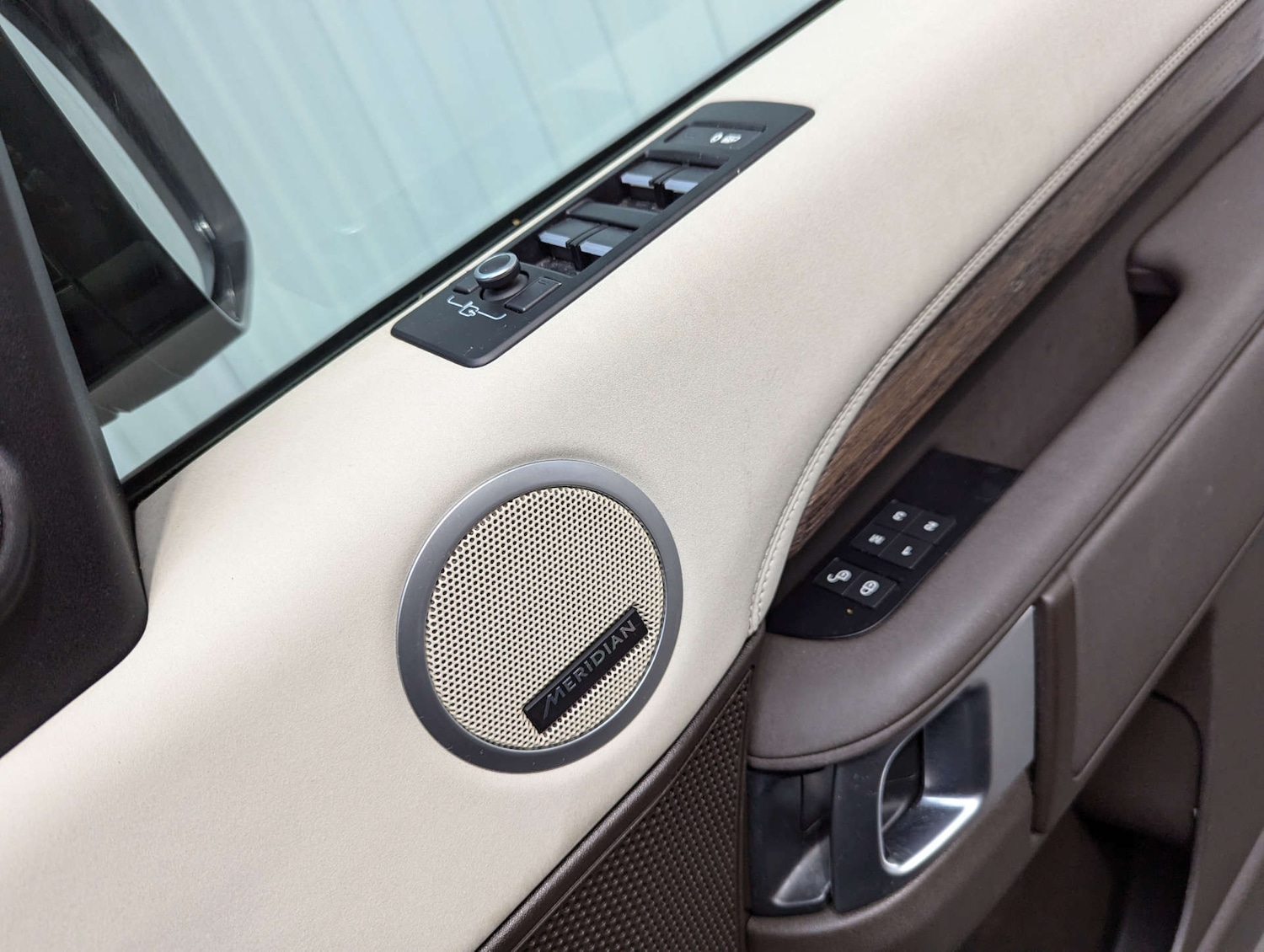 Used Land Rover Discovery 2017 for sale - 76830138: Photo 82