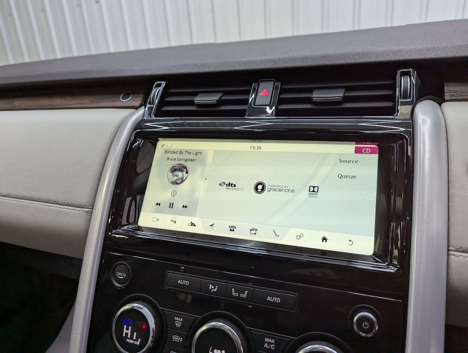 Used Land Rover Discovery 2017 for sale - 76830138: Photo 92