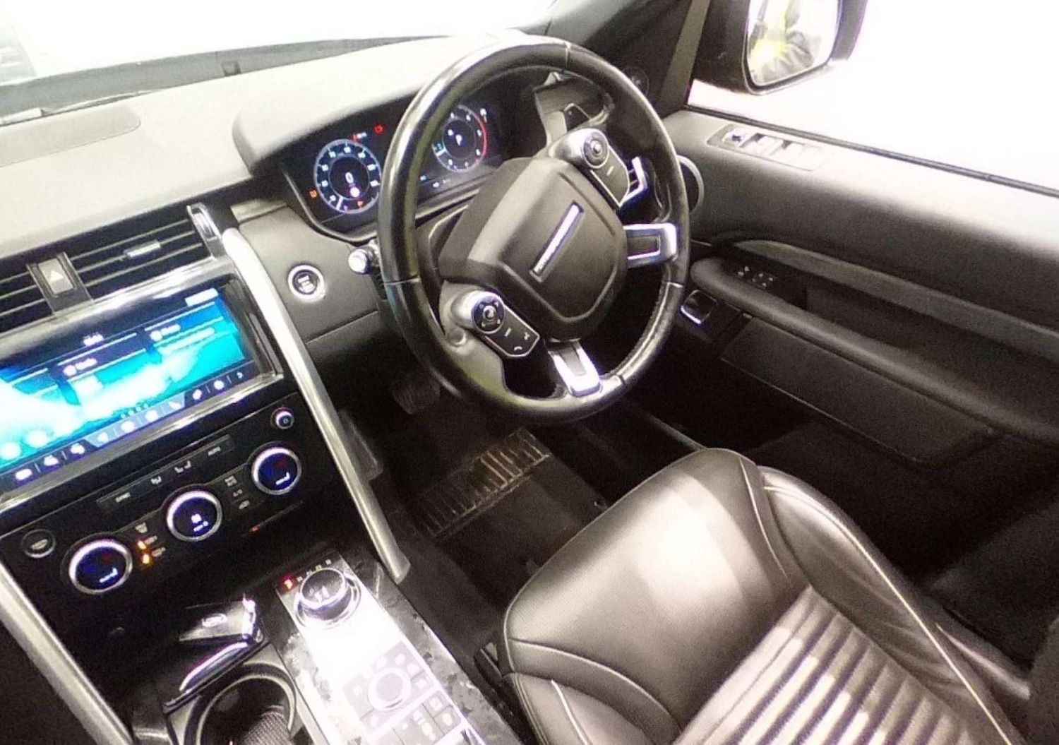 Used Land Rover Discovery 2018 for sale - 77288544: Photo 3