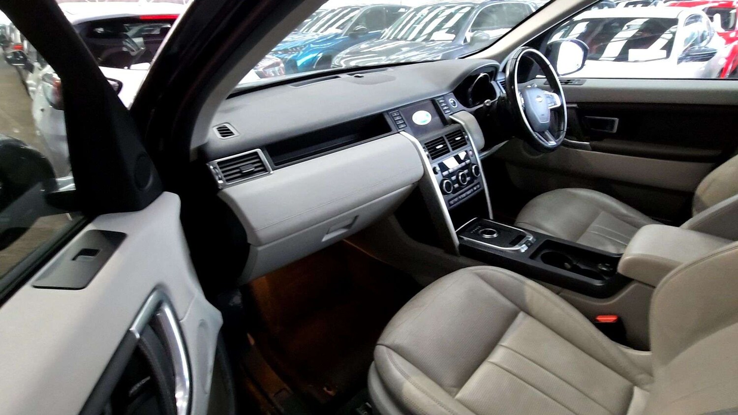 Used Land Rover Discovery Sport 2018 for sale - 77656576: Photo 10