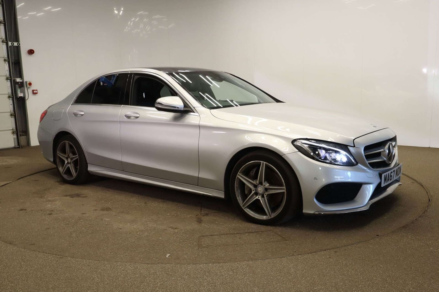 Used Mercedes-Benz C Class 2017 for sale - 76600532: Photo 1