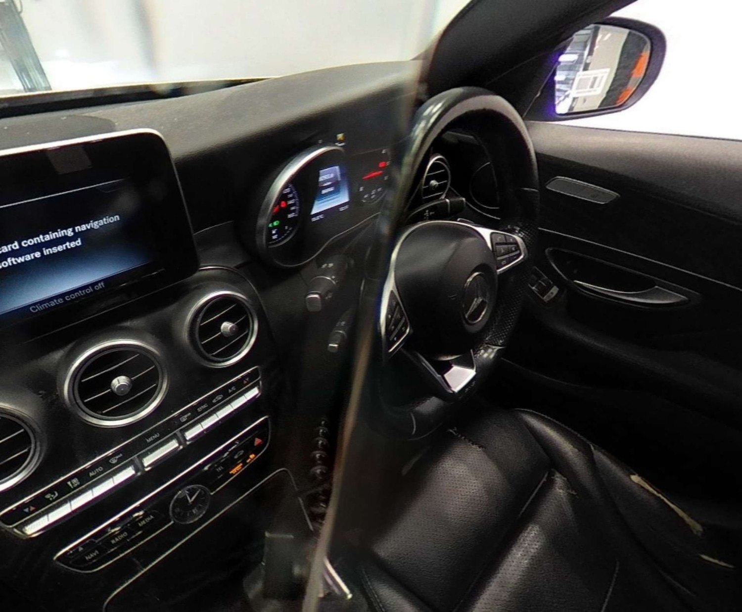 Used Mercedes-Benz C Class 2017 for sale - 76600532: Photo 3