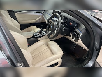 Used BMW 5 Series 2018 for sale - 76000372: Photo