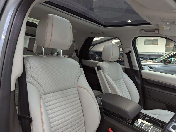 Used Land Rover Discovery 2018 for sale - 76023350: Photo 50